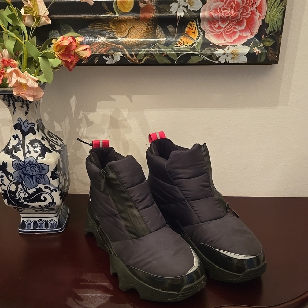Sorel Boots with Pink Sole Branding